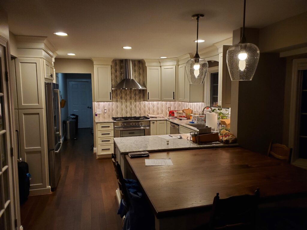 Anderson Township remodel - After - Kitchen under cabinet lighting 2