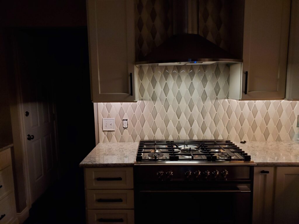 Anderson Township remodel - After - Kitchen under cabinet lighting 3