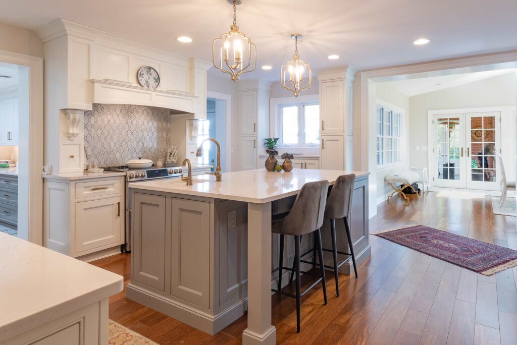 Glendale OH home remodeling - Kitchen island