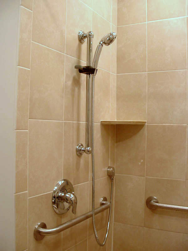 Roll-in shower - controls